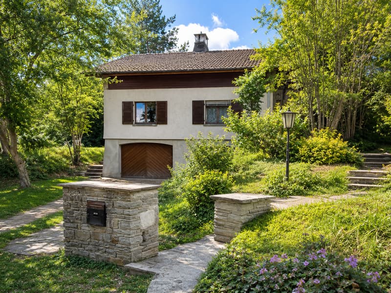 Casa unifamiliare indipendente con riserve di terreno edificabile in una posizione tranquilla a Oberwil BL (1)