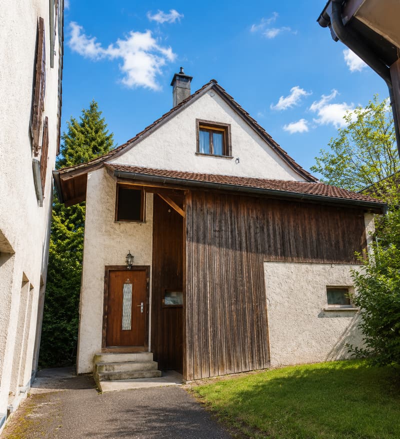 Casa unifamiliare affascinante a Frenkendorf con molto potenziale! (1)