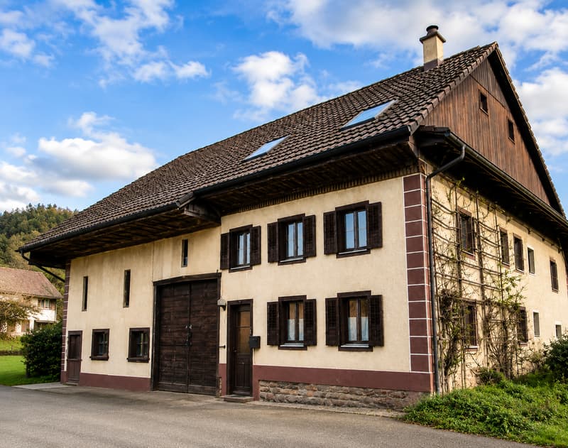Old farmhouse in Hellikon - with great potential. (1)