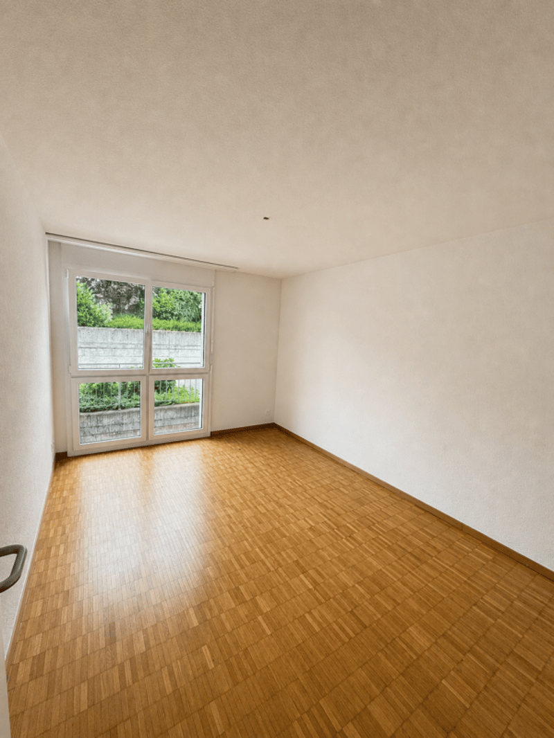 Attraktive 3,5-Zi. Gartenwohnung in ruhigem und gepflegtem Wohnquartier (5)