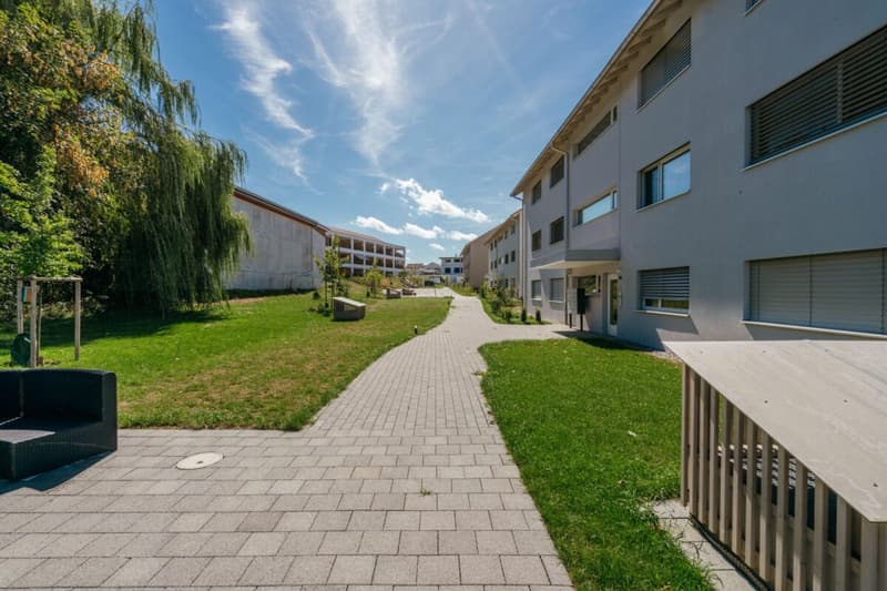 Charmante 2.5-Zi. Gartenwohnung mit idyllischem Blick ins Grüne (11)