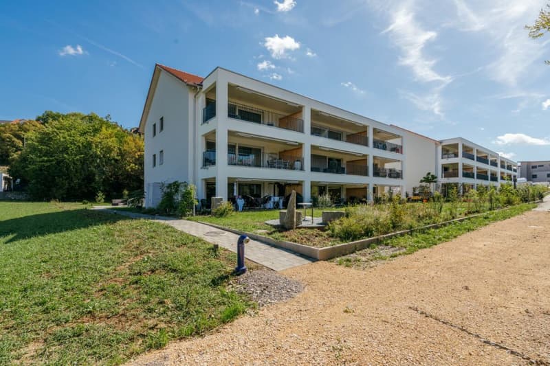 Charmante 2.5-Zi. Gartenwohnung mit idyllischem Blick ins Grüne (12)