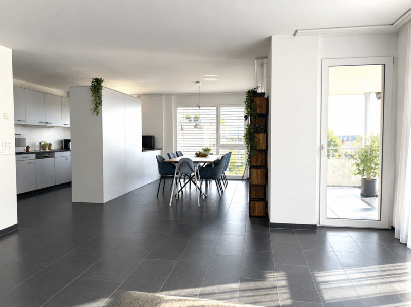 Moderne, helle und attraktive 4,5-Zi. Gartenwohnung in Niederrohrdorf AG (3)