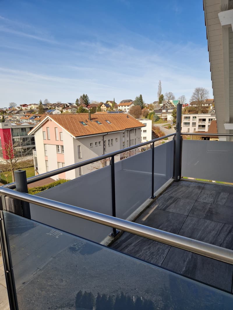 Modern 2.5-room attic apartment in Schwarzenburg, suitable for personal use or capital investment (12)