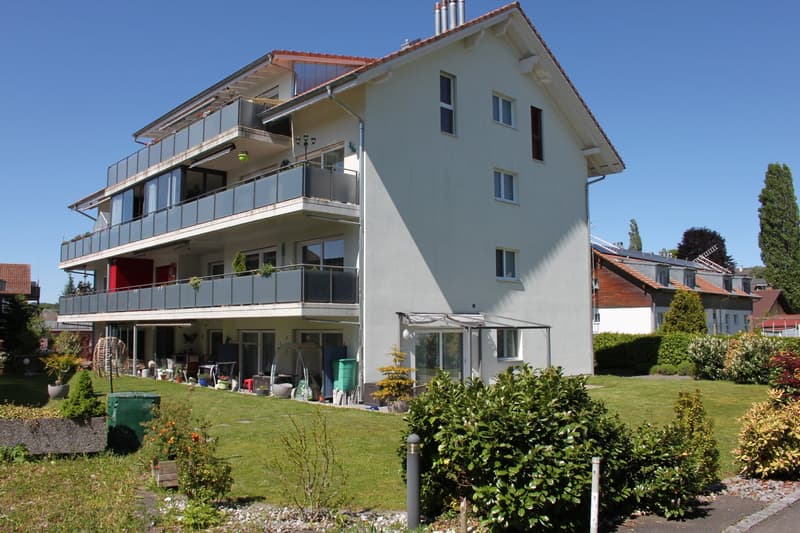 Modern 2.5-room attic apartment in Schwarzenburg, suitable for personal use or capital investment (2)