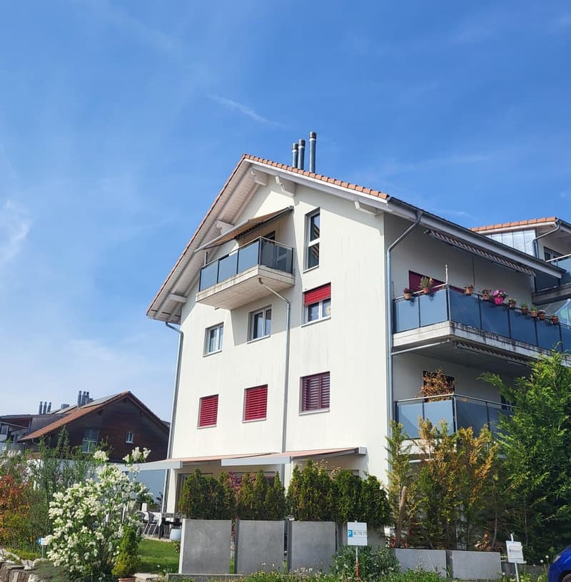 Modern 2.5-room attic apartment in Schwarzenburg, suitable for personal use or capital investment (1)
