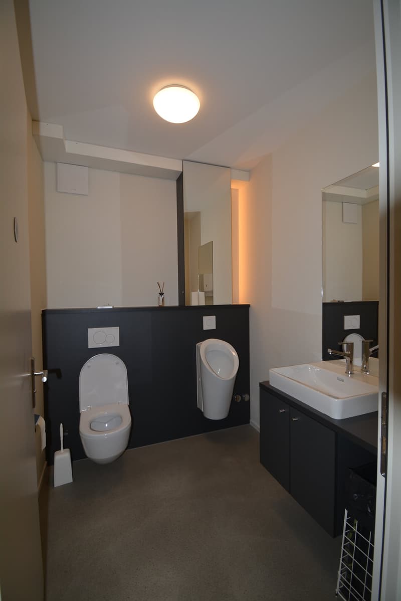 Attractive commercial space in the heart of Schwarzenburg - available immediately! (5)