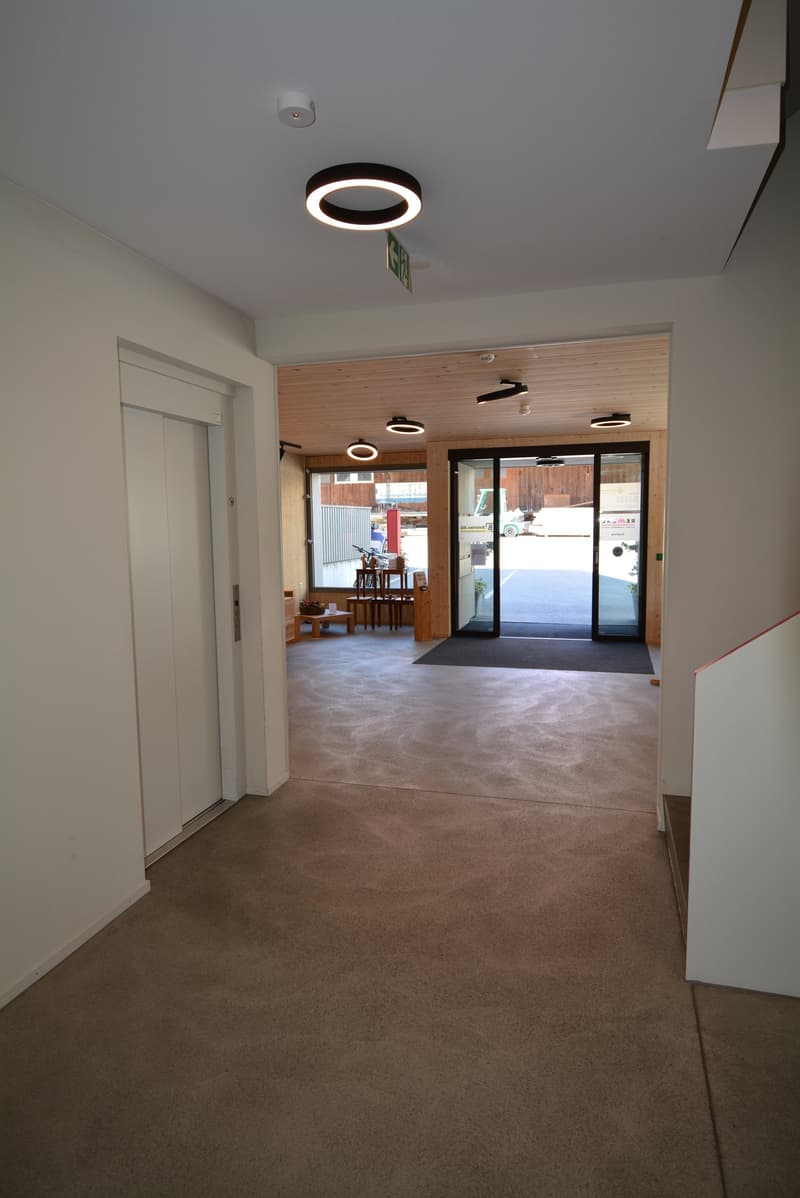 Attractive commercial space in the heart of Schwarzenburg - available immediately! (6)