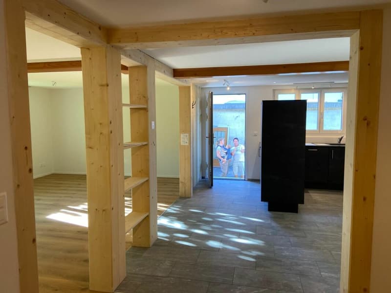 Living like in a single-family house - renovated 5.5-room maisonette apartment with a wonderful surrounding area (approx. 600 m2) (4)