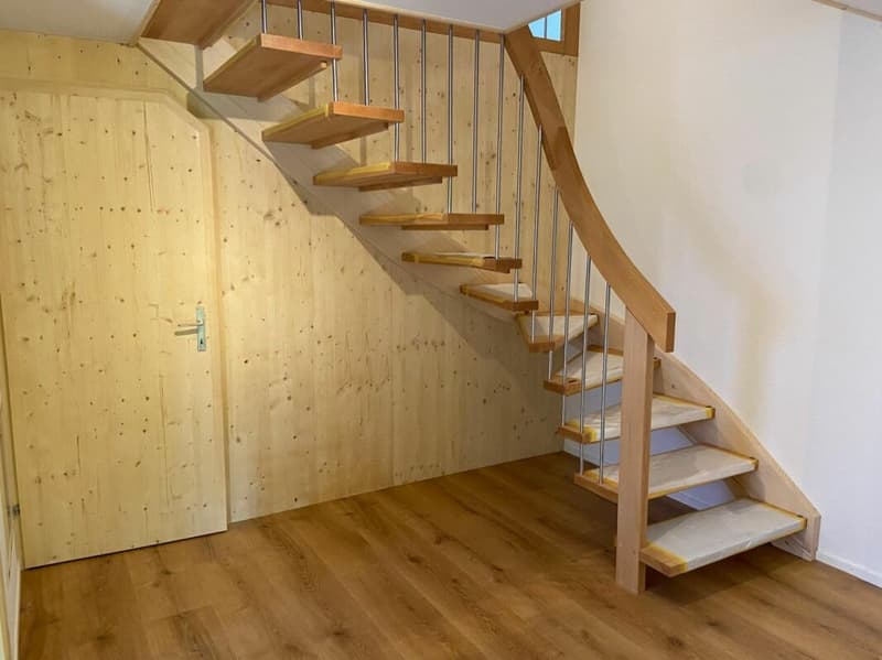 Living like in a single-family house - renovated 5.5-room maisonette apartment with a wonderful surrounding area (approx. 600 m2) (5)