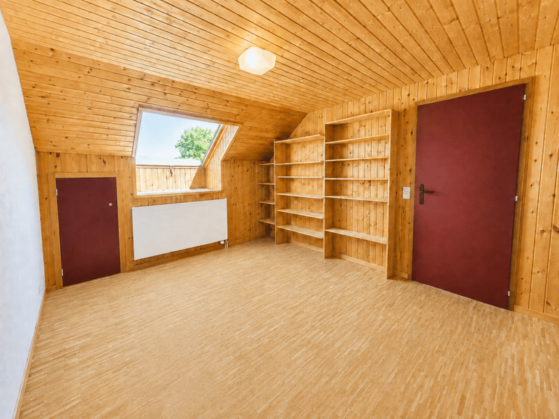 5.5-Zi-Doppelhaushälfte inkl. Galerie, Garage & neuerer Wärmepumpe, GVB-Wert CHF 772'000.- (6)