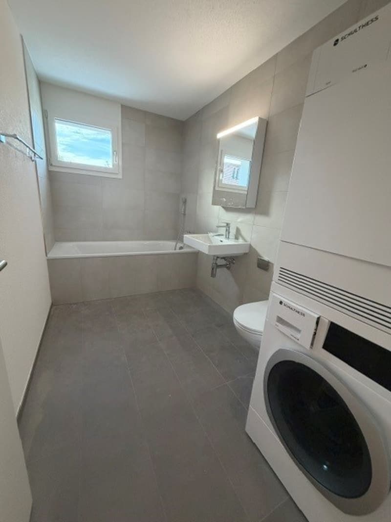 DIE LETZTE 4.5-ZIMMER WOHNUNG MIT 2 BALKONEN IM KERN VON SCHMITTEN (11)