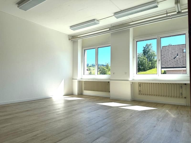 2 bright, attractive single rooms à 30m2 and 35m2  – available for immediate occupancy (4)