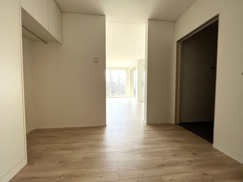 Grosszügige 3.5-Zimmerwohnung mit verglaster Loggia und viel Wohnkomfort (8)