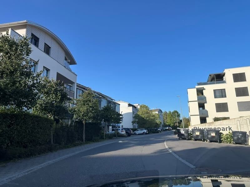 Letzter Parkplatz zu vermieten in Zollikofen! (2)