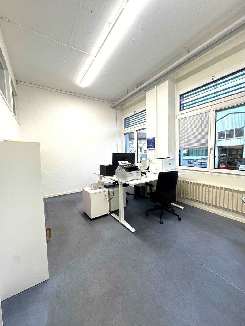 Helle Bürofläche mit 164 m², Glasfaser und grosszügigem Parkplatzangebot (6)