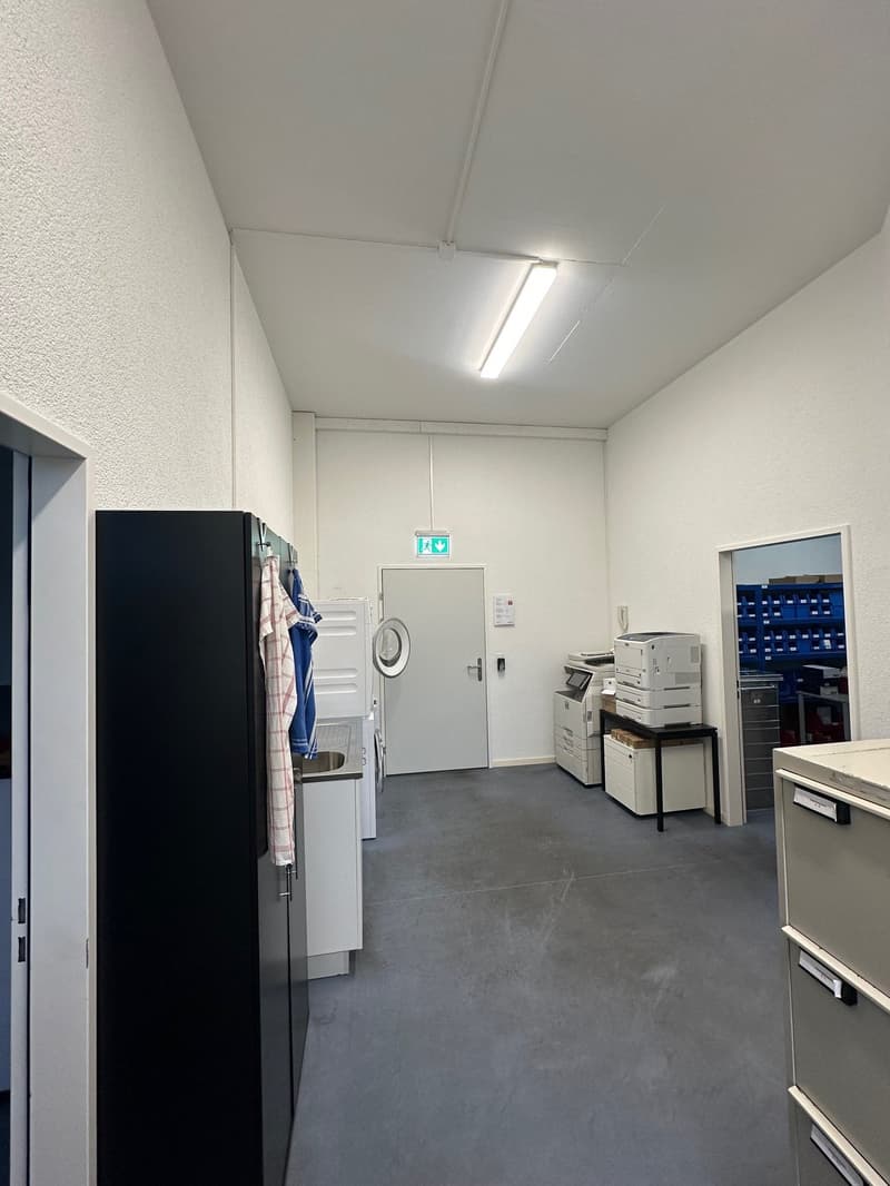 Helle Bürofläche mit 164 m², Glasfaser und grosszügigem Parkplatzangebot (7)