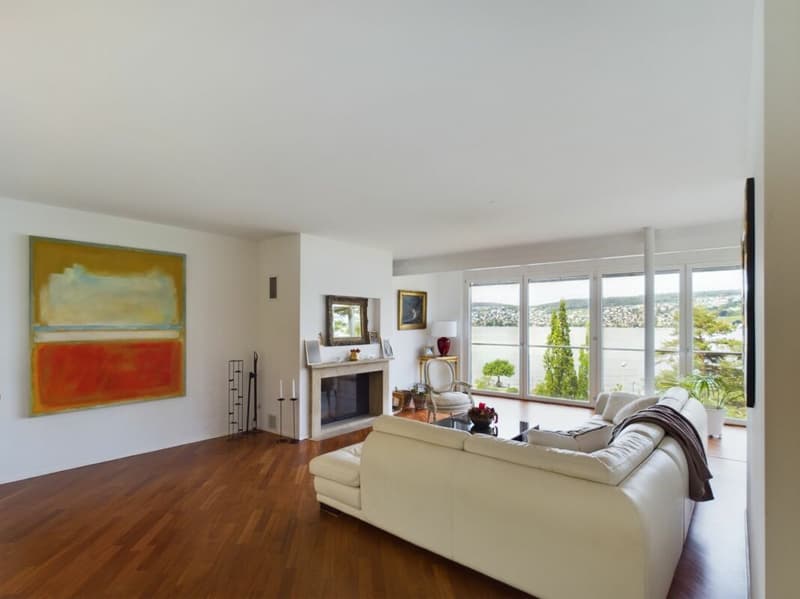 Luminous House on Lake Zurich (13)