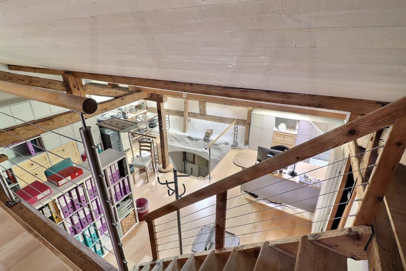 Splendid 15th-century historic building with commercial space and apartments (6)