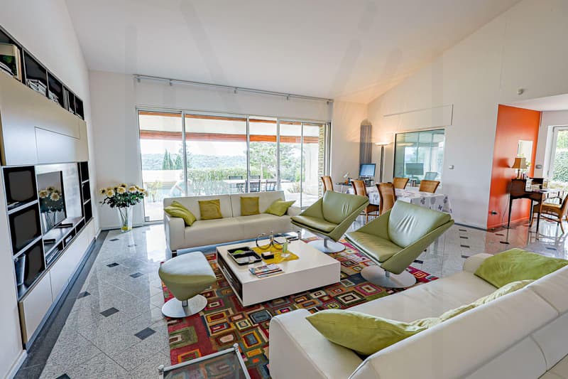 Villa d'eccezione a Gordes, che unisce charme provenzale e architettura contemporanea (7)