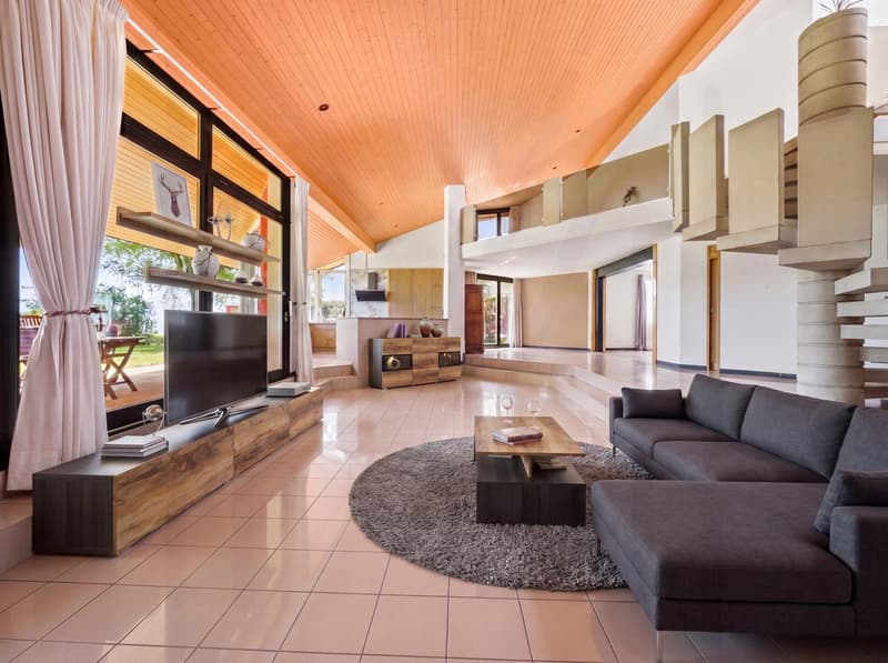 Architectural elegance & exceptional panorama ? A unique property (4)