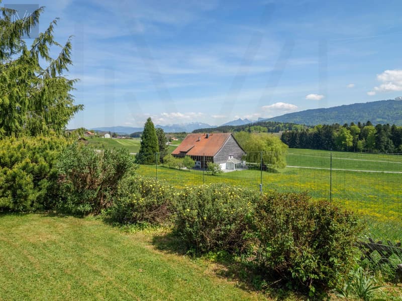 Architectural elegance & exceptional panorama ? A unique property (12)