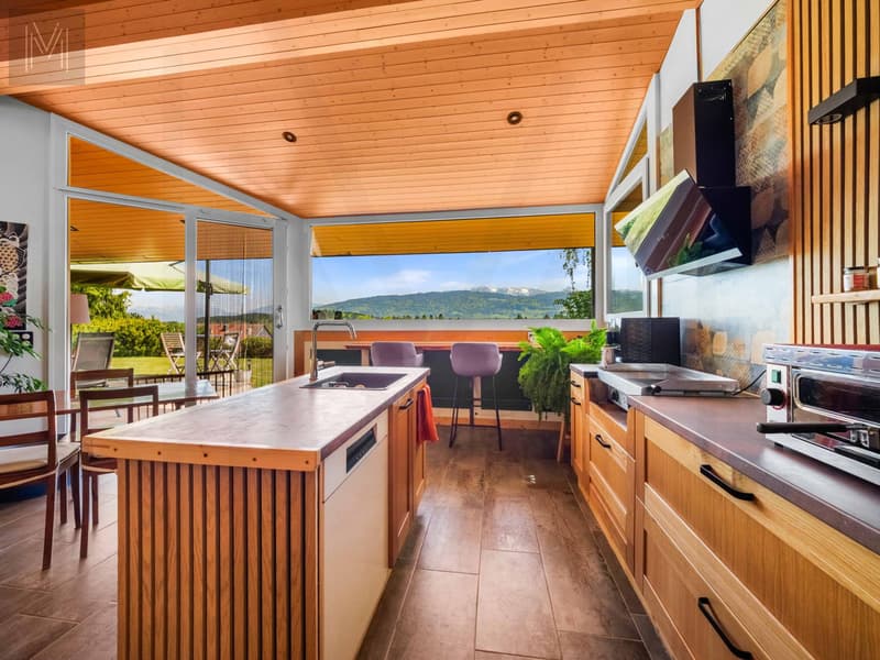 Architectural elegance & exceptional panorama ? A unique property (7)