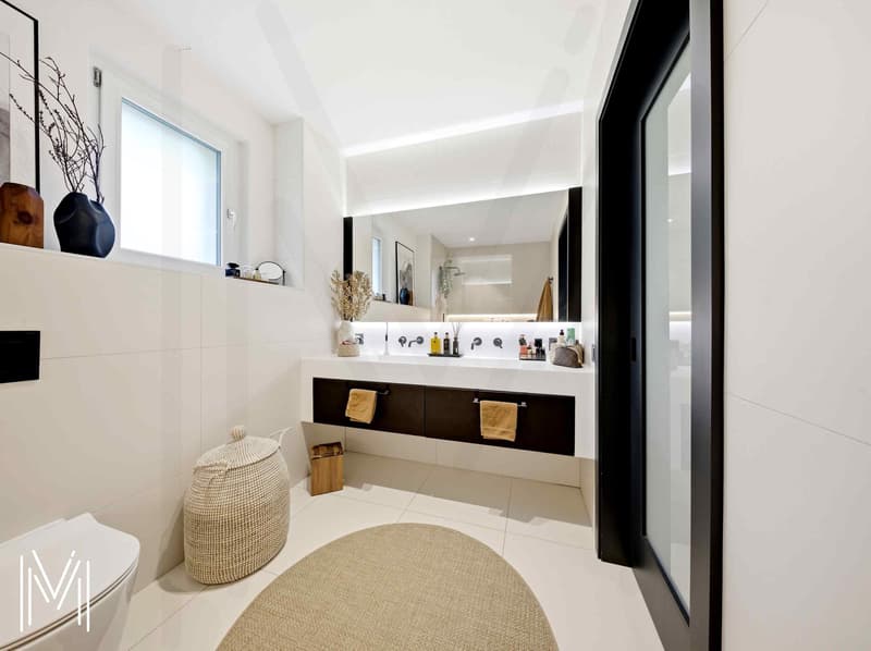 An exceptional gem in the heart of Gruyère ? Elegant high-end 4.5-room apartment with private garden (10)