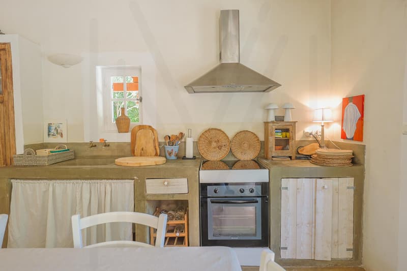 Elégante propriété au charme provençal au coeur du Lubéron, cadre exceptionnel ! (5)