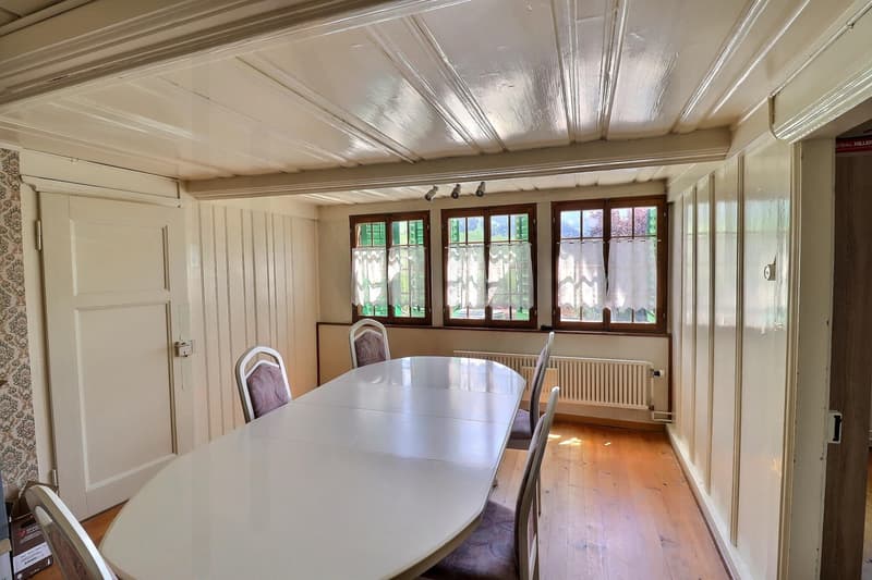 Authentique maison gruérienne avec vue sur les montagnes (9)