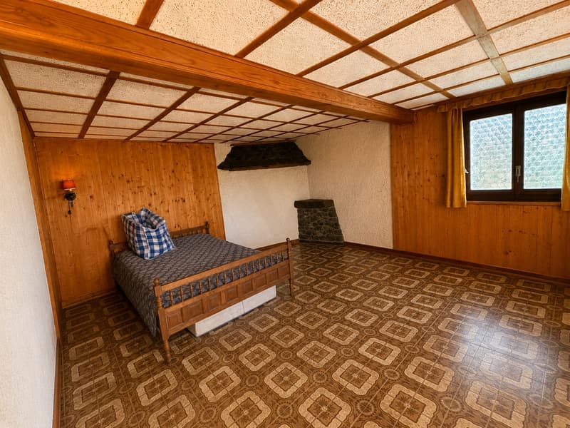 Authentic chalet with breathtaking views of Lac de la Gruyère (11)