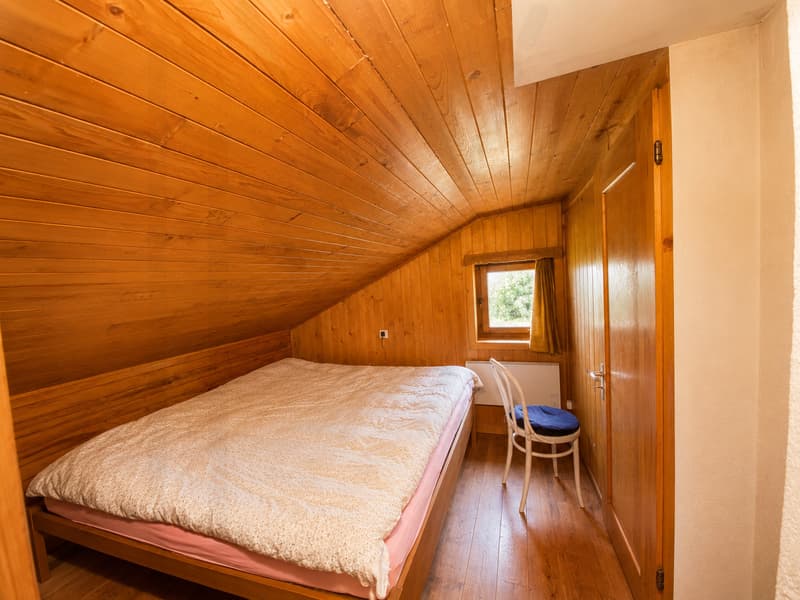 Authentic chalet with breathtaking views of Lac de la Gruyère (8)