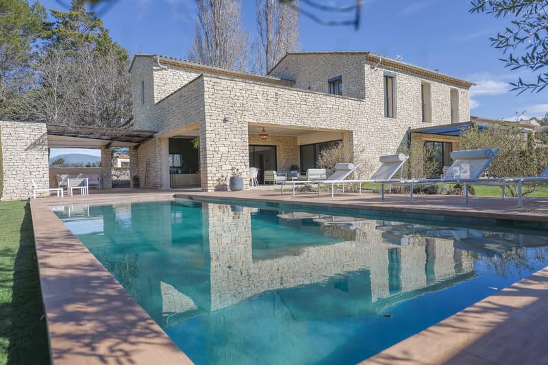 MAGNIFIZENTES KONTEMPORÄRES ANWESSEN MIT HEIZBAREM POOL (1)