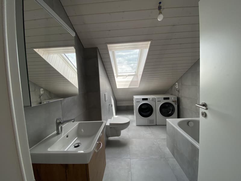 SUPERBES DACHGESCHOSS 5,5 ZIMMER !!! (8)