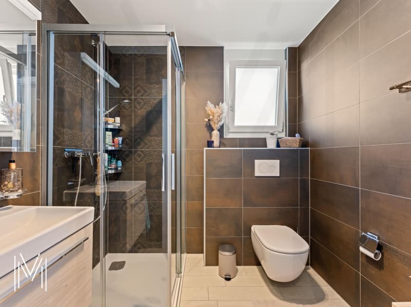 Magnifique appartement en attique de 5.5 pièces, avec vue et situation exceptionnelles à quelques minutes du centre-ville ! (8)