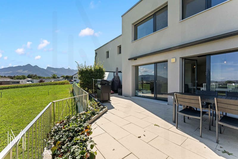 UNE VILLA CONTEMPORAINE de 4.5 pièces en bordure de zone agricole avec situation calme et exceptionnelle (1)