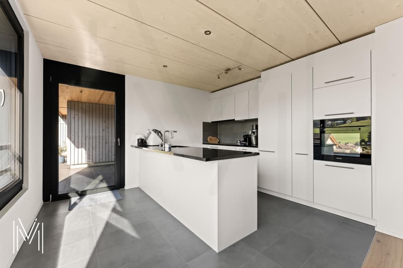 MAGNIFIQUE MAISON INDIVIDUELLE CONTEMPORAINE DE 5,5 PIÈCES - Architecture en bois, confort moderne et qualité de vie entre Fribourg et Bulle (7)