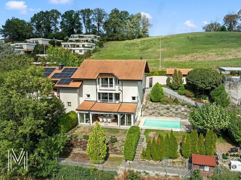 Superbe maison 6,5 pièces avec un dégagement et vue d'exception (1)