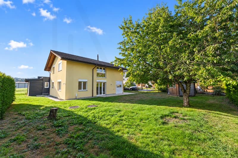 maison individuelle avec grand terrain et garage (2)