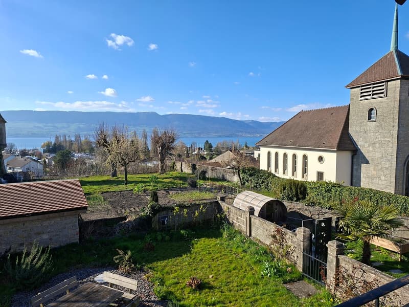 Appartement 3,5 pièces avec vue imprenable dans la vieille ville (1)