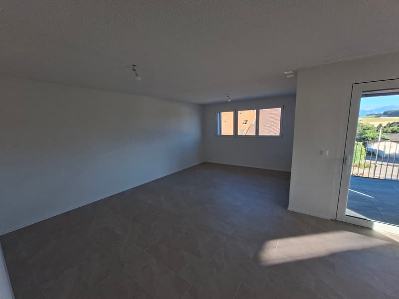 Wohnung mit 4,5 Zimmern in einem neuen Gebäude, zwei Schritte vom Bahnhof entfernt (8)