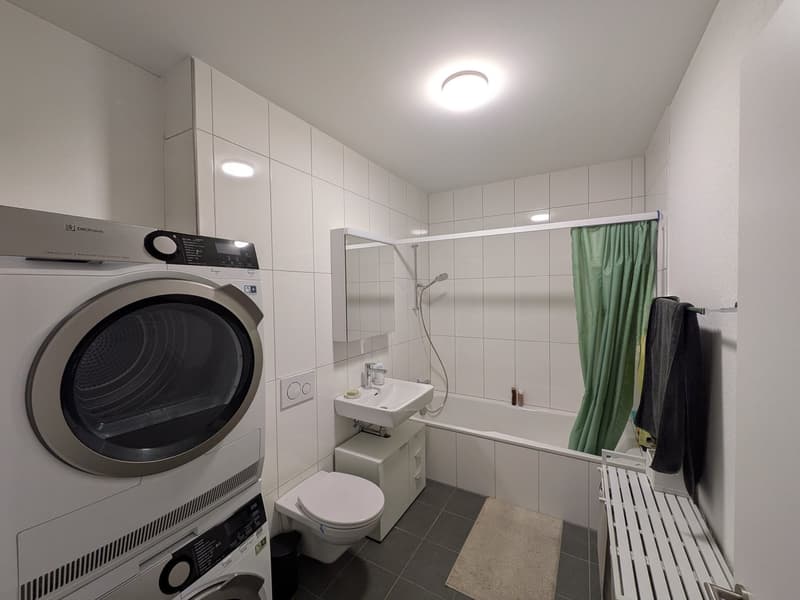 BEFRISTET: 01.09.2026 - 19.12.2026; Moderne möblierte 3.5-Zimmer-Wohnung mit Balkon und Bergsicht (9)