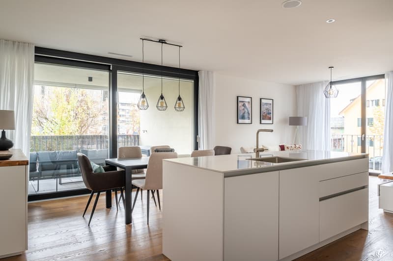 Möblierte, stilvolle 3.5-Zimmer-Wohnung mit Balkon in Zug (10)