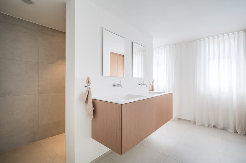 Casa semidetached arredata esclusiva con giardino a Lucerna (17)