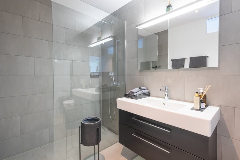 Furnished living with a far-reaching view – Exclusive 3.5-room apartment in Lucerne (15)