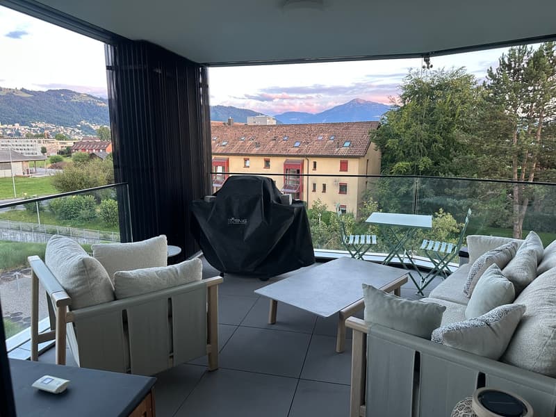 Moderne 4.5-Zimmer-Wohnung mit Aussicht in Zug (1)