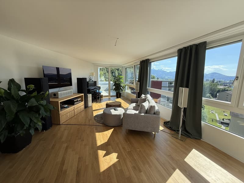 BEFRISTET: 15.07.2026 - 31.12.2026: Möblierte 4.5-Zimmer-Wohnung mit Dachterrasse und Seesicht (4)