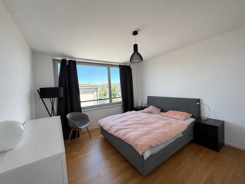 TEMPORARY: 21.08.2026 - 14.12.2026 / Stylish 3.5-room apartment with loggia and mountain view in Cham (2)
