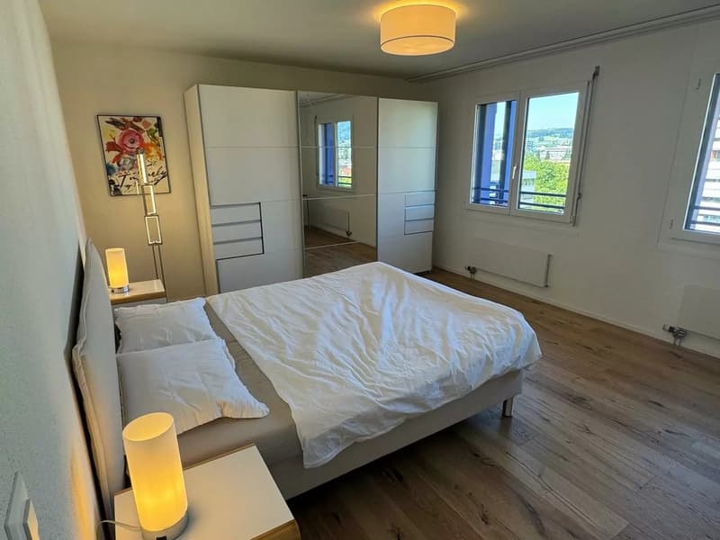 Möblierte 3.5-Zimmerwohnung mit Seeblick im Zentrum von Zug (3)