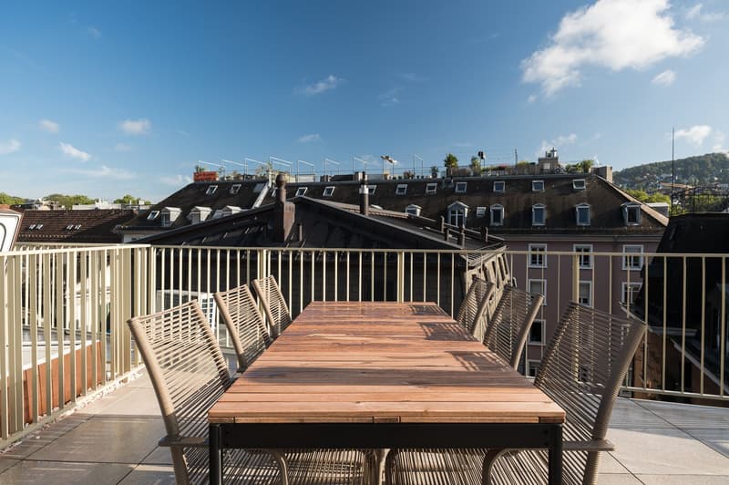 Möbliertes 2.5-Zimmer-Penthouse mit grosser Dachterrasse in Zürich (10)